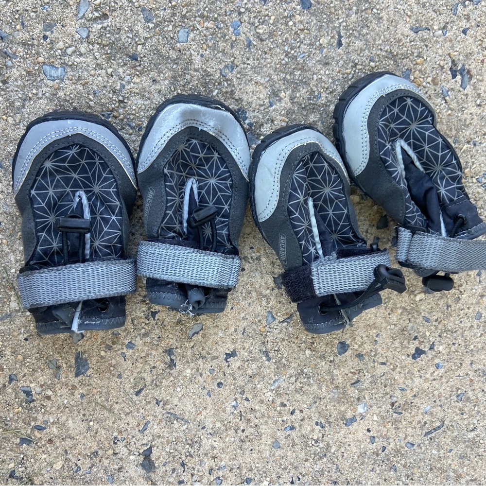 Arcadia Trail Cold Weather Winter Snow Boots Booties Gray/black size Large